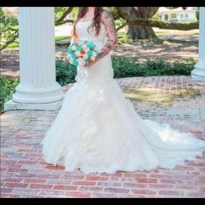 Vera Wang wedding dress size 8.